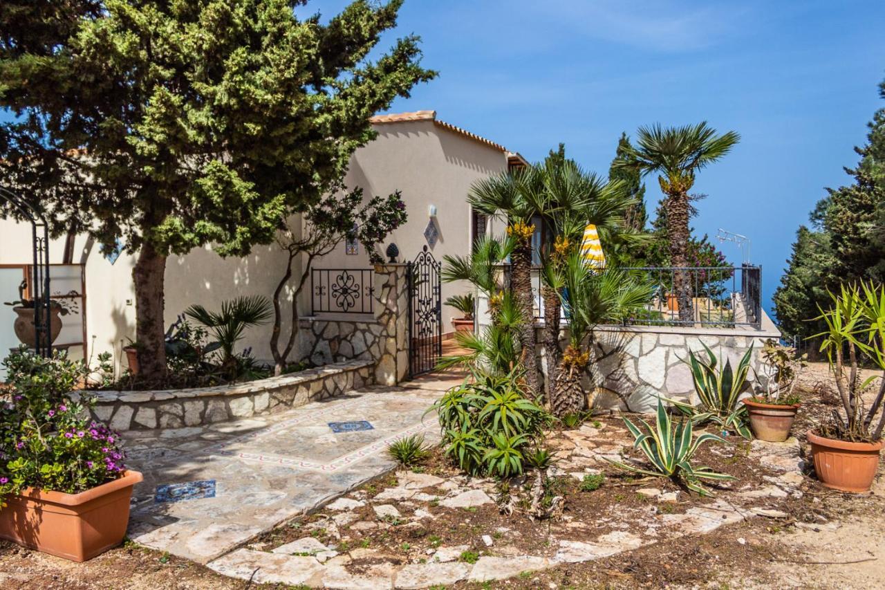 Villa Verde Con Vista Sul Mare 산비토로카포 외부 사진